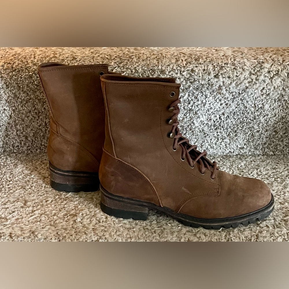 Landrover by Thom McAn